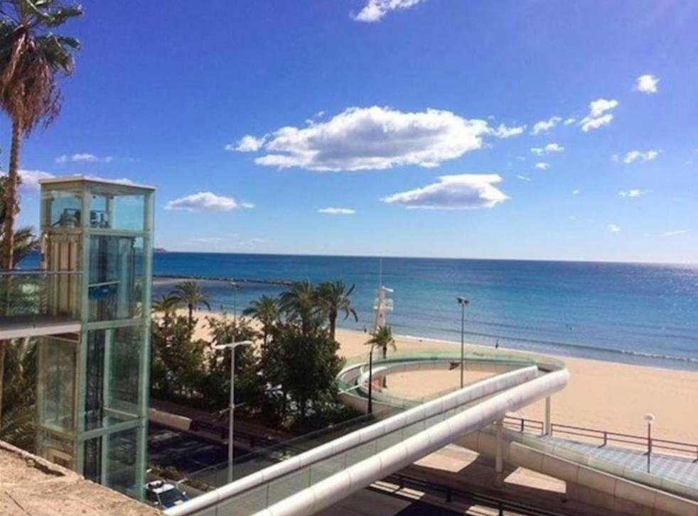 Lovely, New, Bright 3 Mins To 105 Sq Meters * Alacant